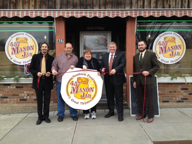 Community Crowdsources Struggling Restaurant into Financial Success